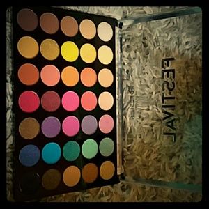 Eyeshadow palette